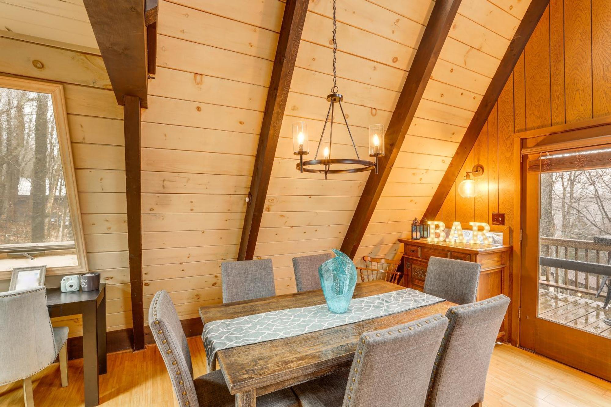 A-Frame Cabin With Hot Tub 1 Mi To Beech Mountain! Zewnętrze zdjęcie