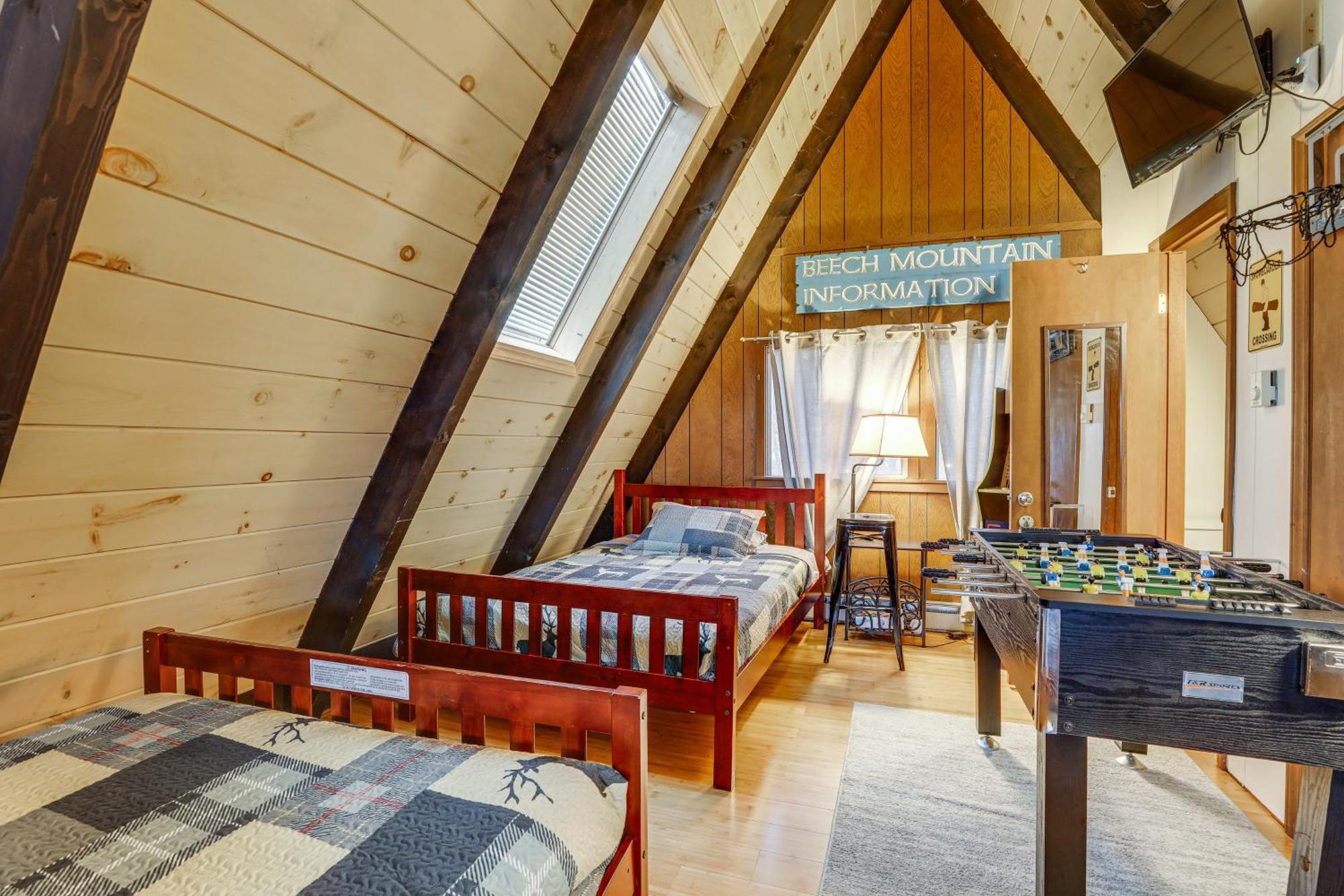 A-Frame Cabin With Hot Tub 1 Mi To Beech Mountain! Zewnętrze zdjęcie