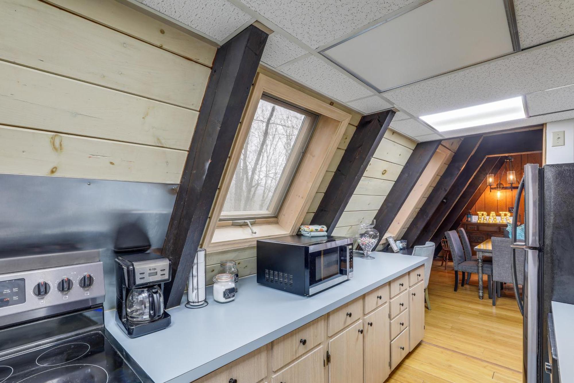 A-Frame Cabin With Hot Tub 1 Mi To Beech Mountain! Zewnętrze zdjęcie