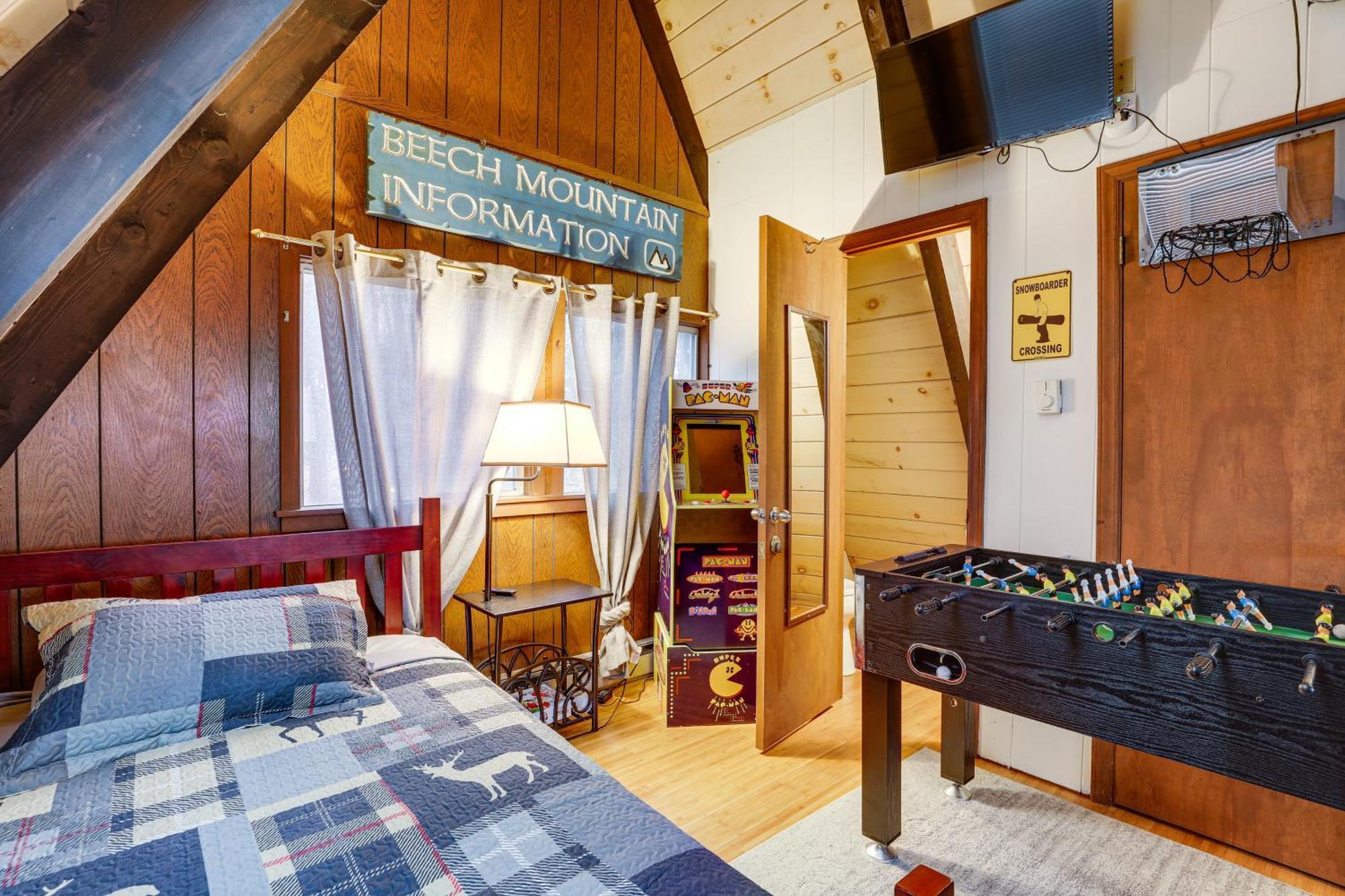 A-Frame Cabin With Hot Tub 1 Mi To Beech Mountain! Zewnętrze zdjęcie
